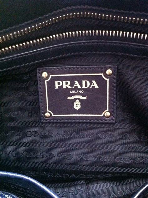 prada wallet real or fake